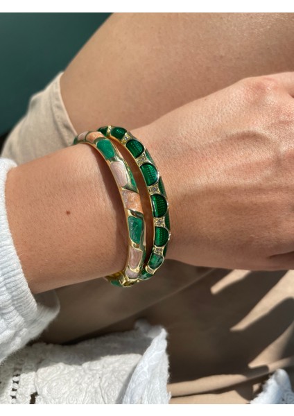 Zümrüt Yeşili Mine Işlemeli Gold Çelik Bileklik