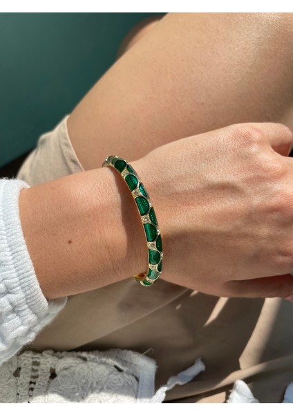 Zümrüt Yeşili Mine Işlemeli Gold Çelik Bileklik fiyatları