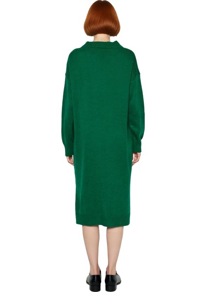 Kadın Triko Elbise Shift Kalıbı Düz Deseni ve V Yaka Tasarımıyla Ilkbahar Sonbahar Kombinlerinin modelleri