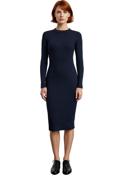 Kadın Düz Desen Dik Yaka Uzun Kollu Bodycon Midi Elbise Yırtmaç Detayı ile Modern Bir Dokunuş