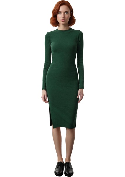 Kadın Düz Desen Dik Yaka Uzun Kollu Bodycon Midi Elbise Yırtmaç Detayı ile Modern Bir Dokunuş