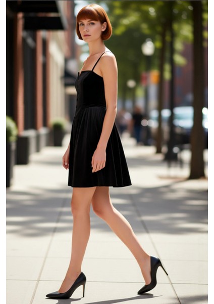 Kadın Siyah Askılı Straplez Yaka Düğmeli Kadife Skater Mini Elbise Özel Günler Için Şıklık modelleri