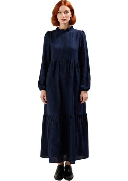 Kadın Maxi Boy A Line Krinkıl Dokuma Elbise Dik Yaka Detaylı Şık ve Konforlu Ilkbahar Yaz Seçimi fiyatları