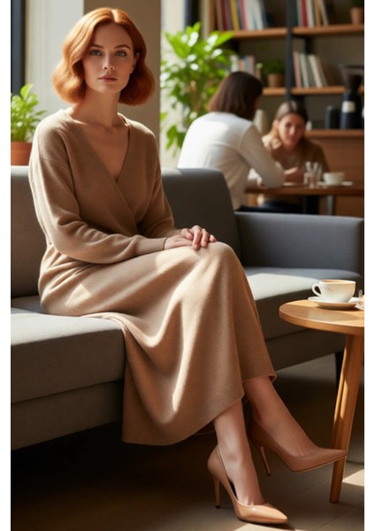 Kadın Kruvaze Yaka Triko Elbise Midi Boy Düz Desenli Düşük Kollu Kuşak Bağlama Detaylı Kışlık