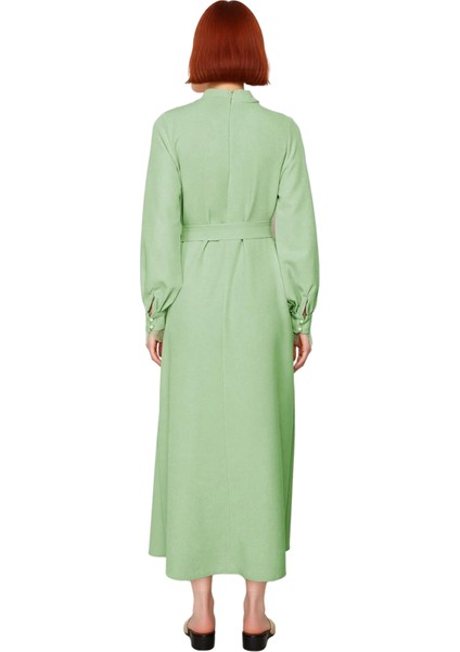 Kadın Dik Yaka Balon Kollu Kuşaklı Düz Dokuma A Kesim Maxi Elbise Rahatlığı Zarafetle Birleştiriyor fiyatları