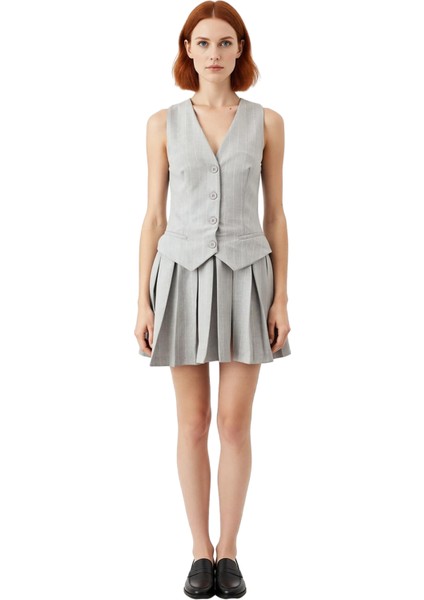 Zarif Kadın Skater Dokuma Mini Elbise Kolsuz V Yaka Çizgili Deseniyle Günlük Şıklık Sunar Kaliteli