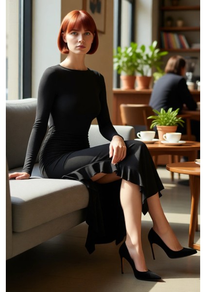 Kadın Fırfırlı Etekli Kayık Yaka Uzun Kollu Örme Maxi Elbise Şık ve Modern Gündüz Gece Kombin