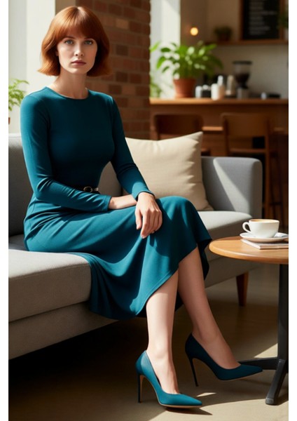 Modern Kadın Havuz Yaka Düz Desen Uzun Kollu A Line Maxi Elbise Kemer Detayıyla Kışa Özel Kaliteli