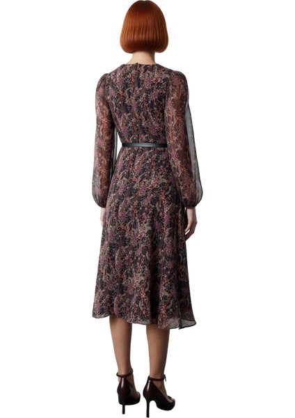 Kadın Şifon Kruvaze Yaka Elbise Soyut Desenli Kemer Detaylı Uzun Balon Kol Midi Boy Skater fiyatları