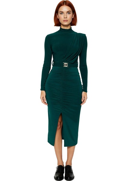 Kadın Şık Dik Yaka Kemerli Drapeli Vücuda Oturan Midi Örme Elbise Uzun Kollu Zarif Stil Kaliteli