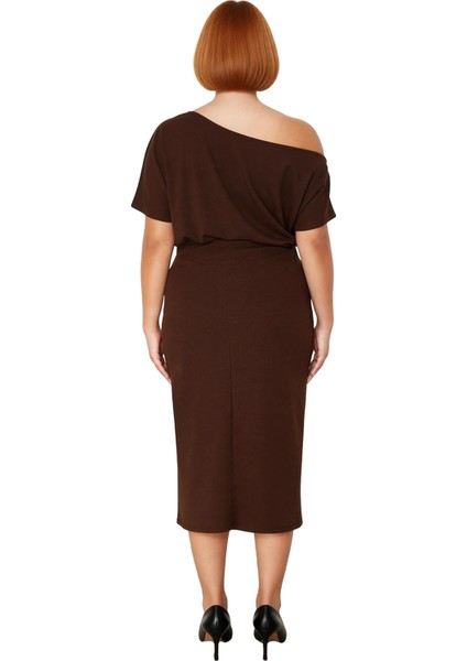 Kadın Bodycon Kesim Asimetrik Yaka Midi Elbise Parti ve Özel Günler Için Modern Örme Zarafeti modelleri