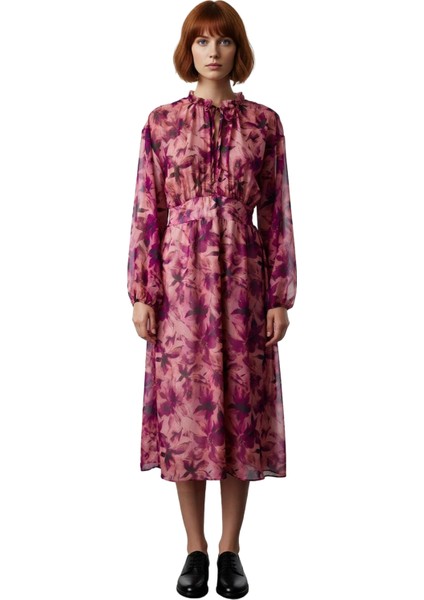 Astarlı Kadın Skater Midi Elbise Şifon Dokulu Baharlık Uzun Kollu Pembe Çiçek Desenli Stil