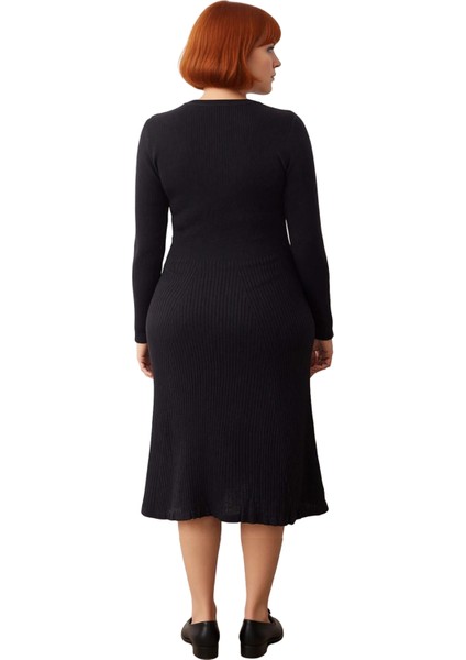 Kadın Uzun Kollu Bisiklet Yaka Düz Desenli A Line Triko Midi Elbise Şık ve Konforlu Günlük Stil modelleri