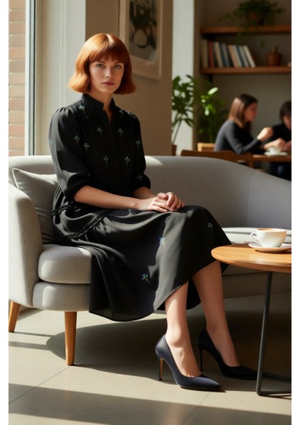 Kadın Truvakar Balon Kol Nakış Işlemeli Hakim Yaka Midi Boy Dokuma Elbise Ilkbahar Şıklığı