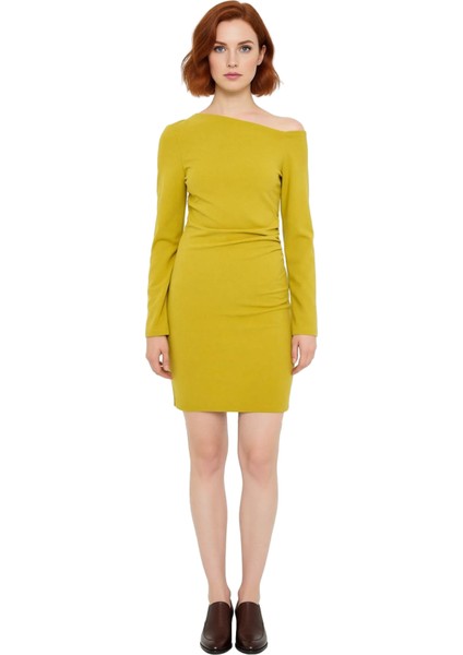 Kadın Casual Asimetrik Yaka Düşük Kollu Büzgülü Örme Mini Elbise Kış Kombinlerinin Vazgeçilmezi fiyatları