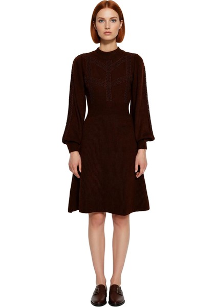 Kadınlar Için Kışlık Bej Rengi Dik Yaka Balon Kol A Kesim Akrilik Triko Mini Elbise Zarafeti. fiyatları