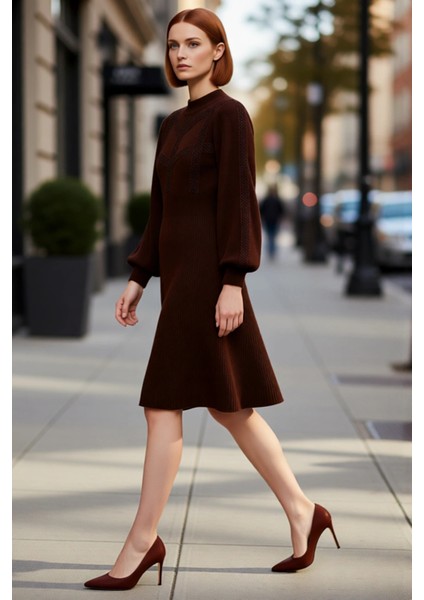 Kadınlar Için Kışlık Bej Rengi Dik Yaka Balon Kol A Kesim Akrilik Triko Mini Elbise Zarafeti. fırsatları