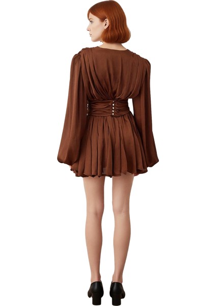 Kadın Skater Balon Kol V Yaka Mini Elbise Şık Gece Davetleri Için Ideal Seçim Saten Dokuma fırsatları