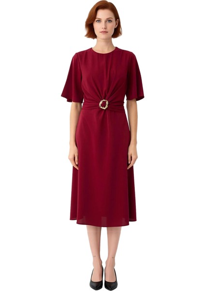Kadın Bordo A Line Kesim Midi Boy Düz Mat Saten Dokuma Elbise Aksesuar Detaylı Şık Bisiklet Yaka modelleri