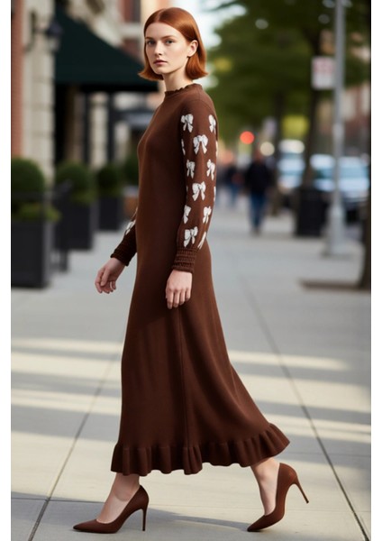 Kadın Bodycon Kesim Triko Maxi Elbise Kurdele Desenli Eteği Fırfırlı Kışlık Şık ve Rahat Giyim