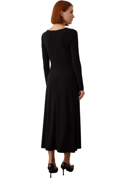 Kadın A Line Kesim V Yaka Büzgü Detaylı Uzun Kollu Maxi Örme Elbise Kış Şıklığına Özel Kaliteli fırsatları