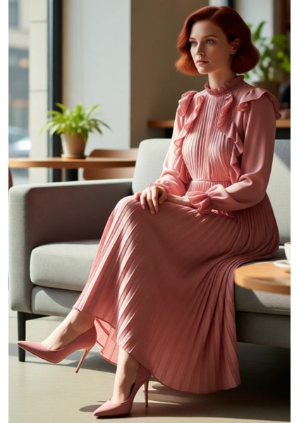 Kadın Piliseli Maxi Elbise Dik Yaka Balon Kol Tasarımıyla Şık Ortamlara Özel Zarafet Sunar fiyatları