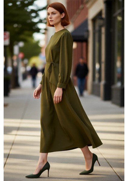 Kadın A Line Kesim Düz Desen Bisiklet Yaka Uzun Kollu Maxi Boy Kuşaklı Rahat ve Şık Dokuma Elbise