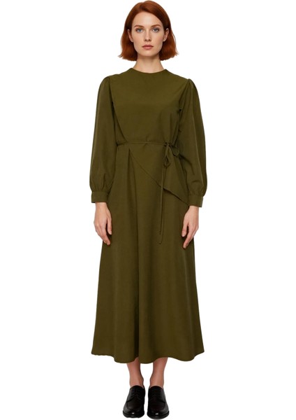 Kadın A Line Kesim Düz Desen Bisiklet Yaka Uzun Kollu Maxi Boy Kuşaklı Rahat ve Şık Dokuma Elbise modelleri