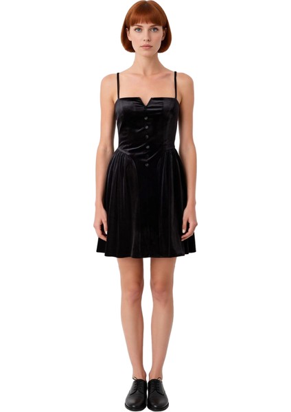 Kadın Siyah Skater Askılı Straplez Yaka Düğmeli Kadife Mini Elbise Şık Kokteyl Davetleri Için Ideal modelleri