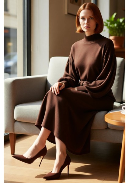 Kadın Maxi Boy Kuşaklı Düz Desen Dik Yaka Balon Kol Triko Elbise Kış Sezonu Için Şık ve Rahat fiyatları