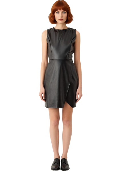 Kadın Siyah Suni Deri Kruvaze Mini Elbise Şık Bisiklet Yaka Kolsuz A Line Kesim Gece Gündüz Uyumlu modelleri