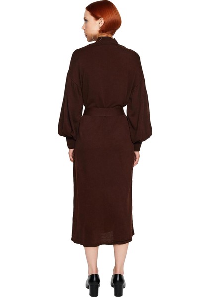 Kadın Maxi Boy Kuşaklı Düz Desen Dik Yaka Balon Kol Triko Elbise Kış Sezonu Için Şık ve Rahat fırsatları