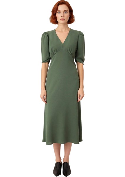 Kadın Düz Desen Midi Boy Skater Kesim V Yaka Truvakar Kol Krep Dokuma Elbise Günlük Stil Kaliteli fiyatları