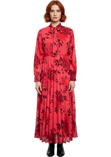 Kadın Çiçek Desenli Piliseli Şifon Maxi Elbise Uzun Balon Kollu Boyundan Bağlamalı Detaylı modelleri