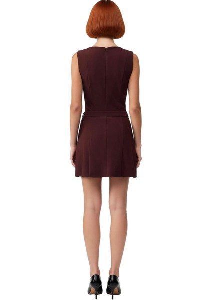 Kadın Skater Kalıp Kayık Yaka Kolsuz Düz Dokuma Mini Elbise Kemeri Pileli Kış Sezonu Zarafeti modelleri