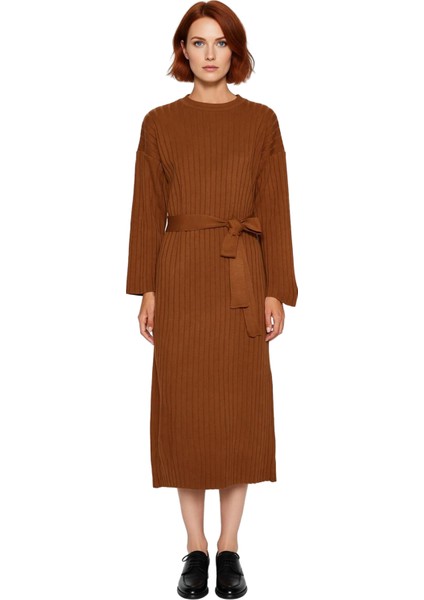 Kadınlar Için Özel Triko Ribana Kuşaklı Maxi Elbise Düz Desenli Uzun Düşük Kollu Kışlık Şıklık modelleri