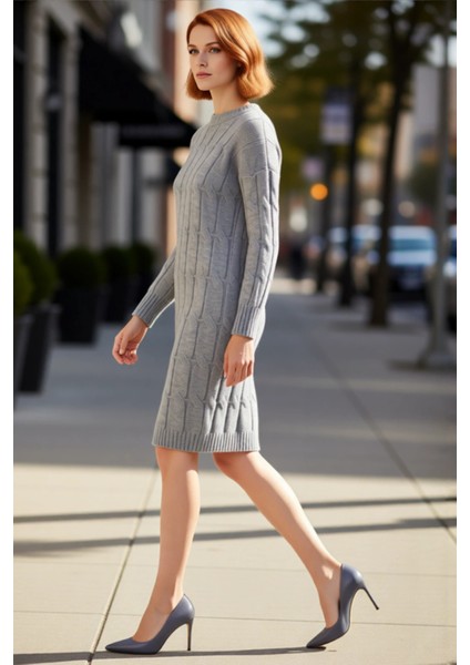 Kadın Saç Örgü Desenli Shift Kalıp Uzun Kol Bisiklet Yaka Mini Triko Elbise Şık ve Konforlu