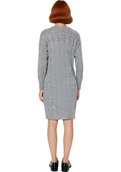 Kadın Saç Örgü Desenli Shift Kalıp Uzun Kol Bisiklet Yaka Mini Triko Elbise Şık ve Konforlu fırsatları