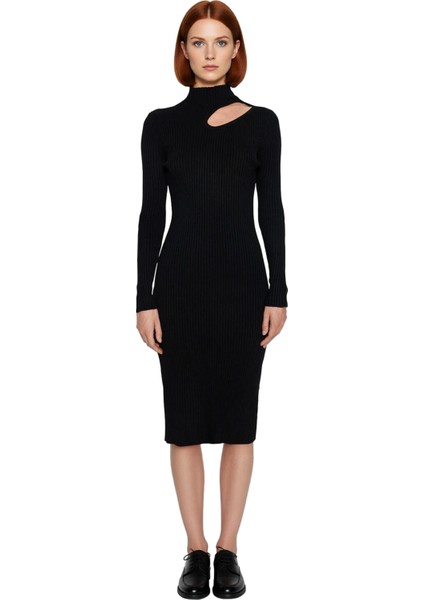 Kadın Bodycon Kesim Midi Uzun Kollu Triko Elbise Dik Yaka Cut Out Detaylı Şık Fitilli Tasarım modelleri