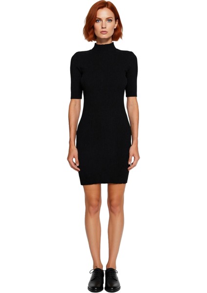 Kadın Dik Yaka Bodycon Kısa Kol Triko Elbise Modern ve Şık Görünüm Için Ideal Bir Seçim Kaliteli modelleri