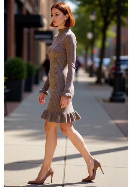 Kadın Fitilli Triko Mini Elbise Fırfır Detaylı Uzun Kollu Dik Yaka Kışlık Şıklık ve Konfor Sunar