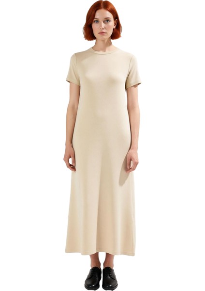 Kadınlar Için Düz Desen Maxi Boy Örme Elbise Bisiklet Yaka ve Kısa Kol Detayıyla Şık Seçim fiyatları