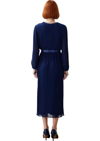 Kadın Şifon Dokuma Kemerli Astarlı Piliseli Kruvaze Yaka Maxi Elbise Özel Davetler Için Ideal fiyatları