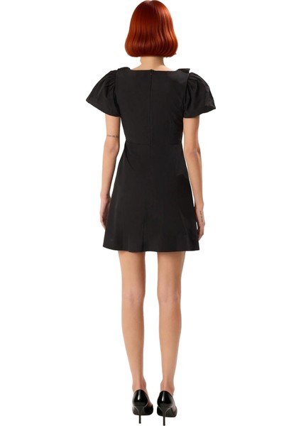 Kadınların Tercihi Düz Desen Dokuma Kumaş Balon Kol Kare Yaka Skater Abiye Elbise Şık Görünüm Sunar modelleri