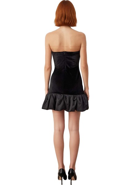 Kadın Straplez Skater Kalıp Kadife Detaylı Mini Elbise Özel Davetlerde Şıklığınızı Tamamlar fırsatları