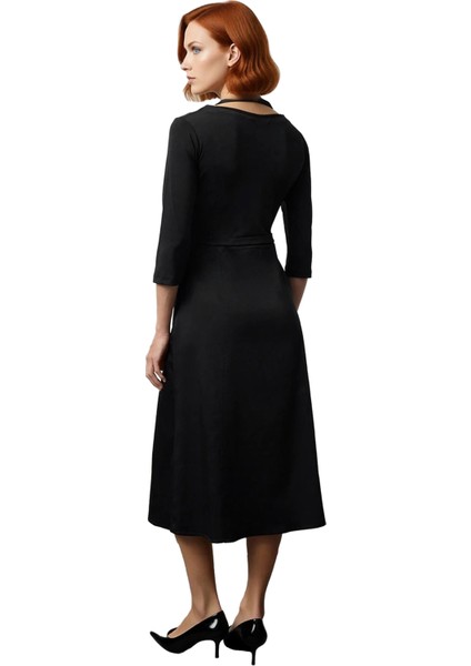 Kadın Skater Kalıp Kayık Yaka Midi Elbise Şık ve Rahat Tarzıyla Günlük Özel Anlar Için Ideal fırsatları