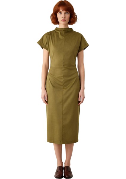 Kadın Süet Örme Midi Boy Haki Elbise Düz Desenli Dik Yaka Düşük Kollu Büzgülü Detaylı Günlük Şıklık fiyatları