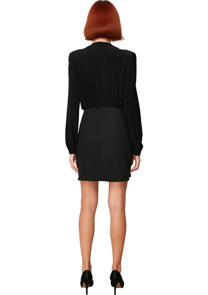 Kadın Bodycon Vatkalı Dik Yaka Uzun Balon Kollu Düğme Detaylı Dokuma Mini Elbise Şık Kışlık fırsatları