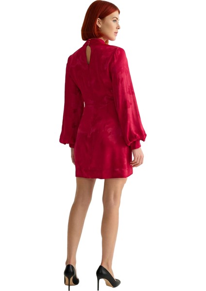 Kadın A Kesim Mini Elbise Dik Yaka Balon Kol Tasarımıyla Şık Dokuma Kışlık Kombinlerinize Kaliteli fırsatları