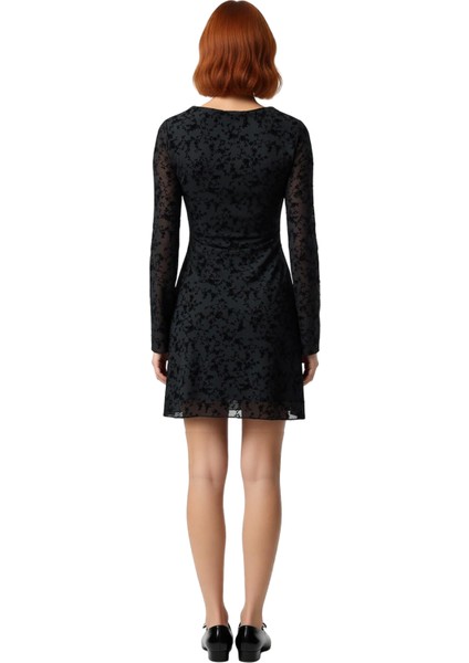 Kadınlar Için Siyah Flok Baskılı Bodycon Mini Örme Elbise Ispanyol Kol Kayık Yaka Tasarımı fırsatları